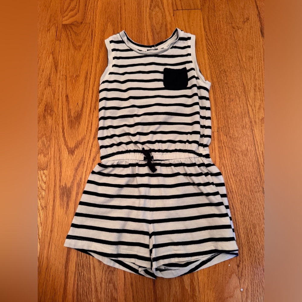 Gap Girls’ Striped Short Sleeve Black / white Romper, size 5